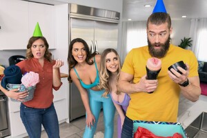 Brazzers-Smashing My Hot Lesbian Roommates