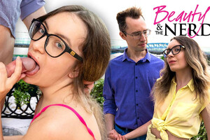 Geek couple fucks on the first date